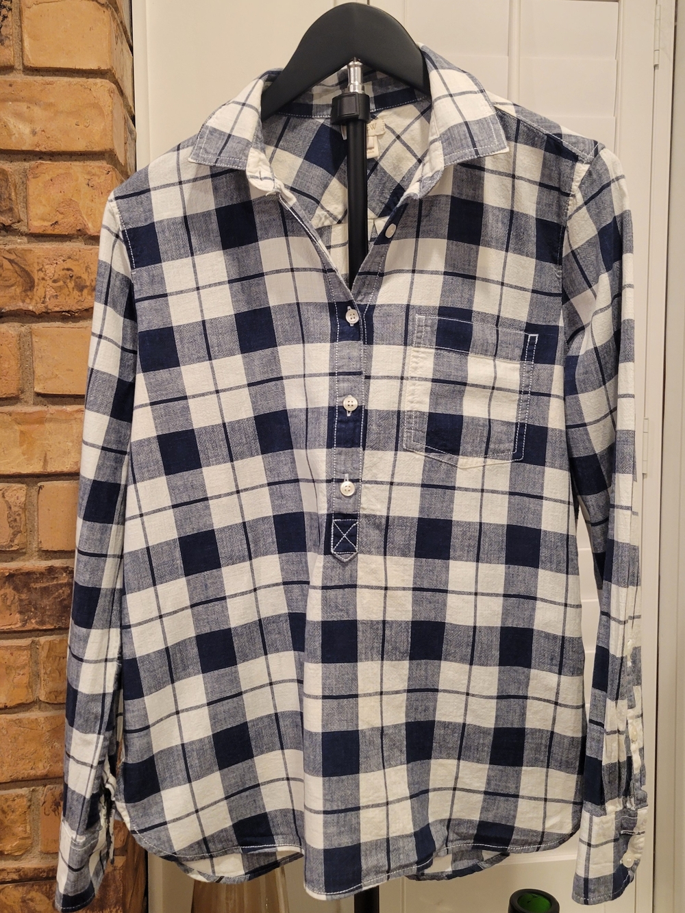 Women's Navy & White Plaid Button-Up Shirt